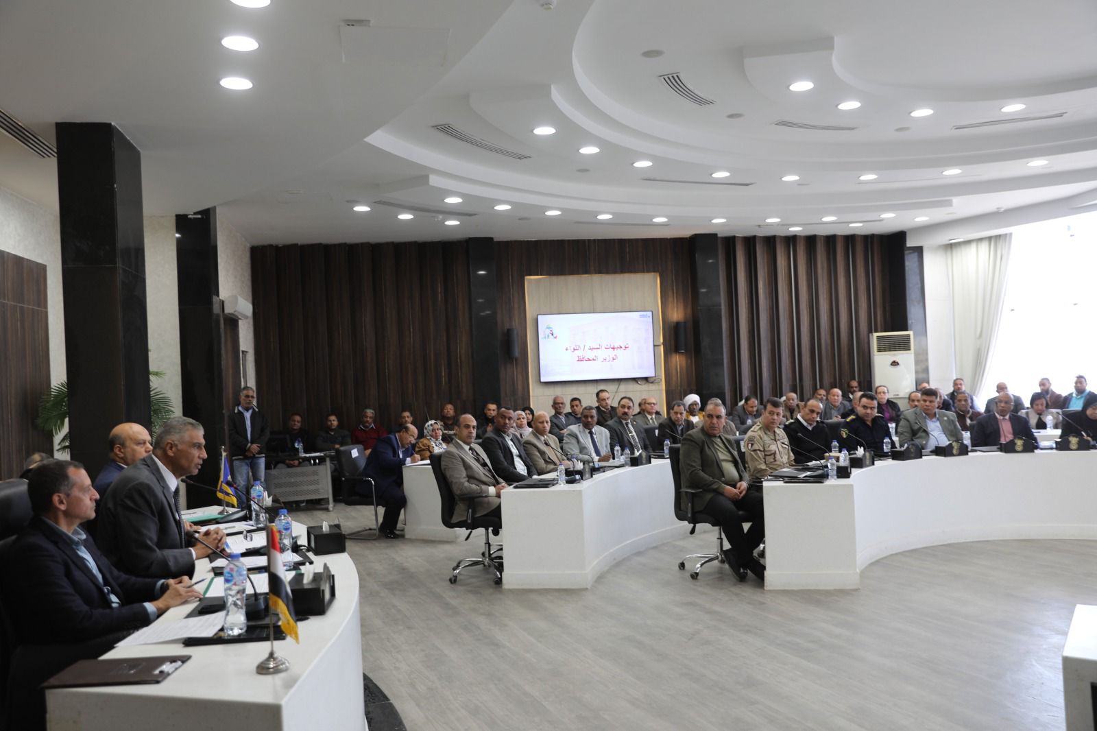 محافظ أسوان: حملات مكثفة على الأسواق لضبط الأسعار وحماية المواطنين