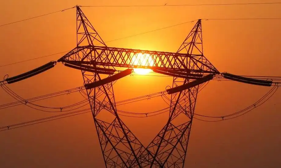 قطع الكهرباء 5 ساعات عن 12 منطقة بحي السويس وحملة نظافة مكبرة بسوق الأنصاري