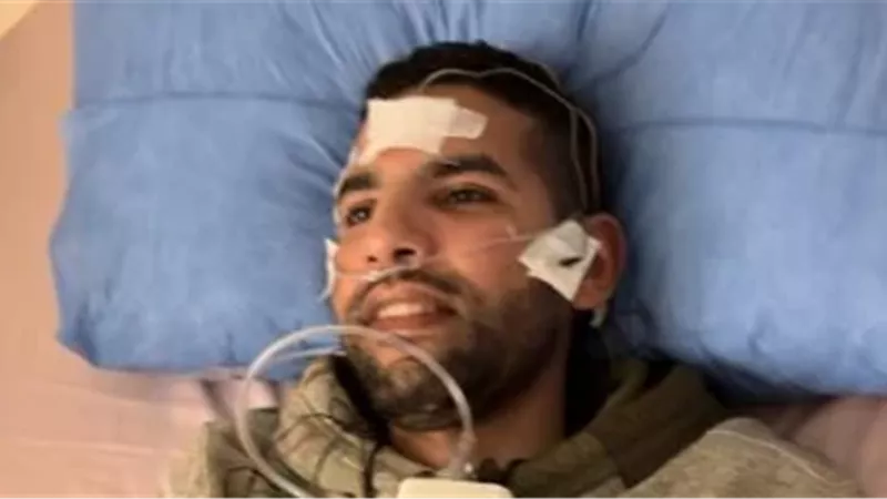 مؤمن زكريا ينشر صورة له داخل المستشفى.. ودعوات حارة من المتابعين