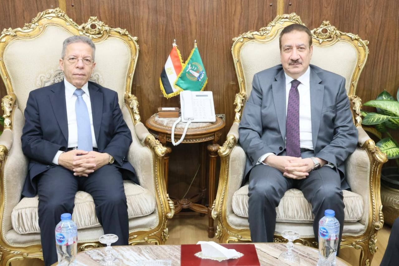 محافظ المنوفية يلتقي نقيب أطباء مصر لبحث سبل دعم وتطوير المنظومة الصحية