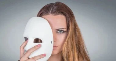 7 علامات للفصام المبكر تتطلب الانتباه العاجل