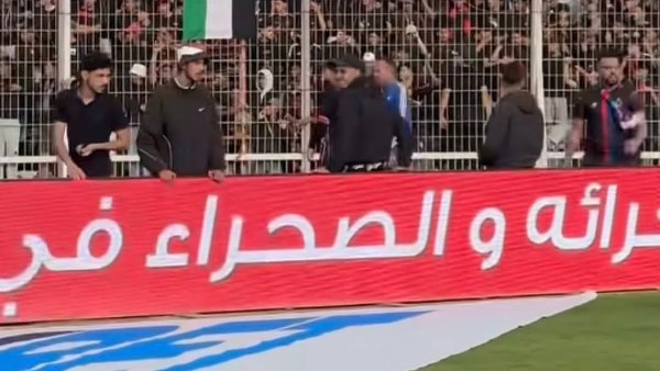 أجواء كارثية واقتحام للملعب قبل مباراة أولمبيك آسفي واتحاد العاصمة في الكونفدرالية الأفريقية