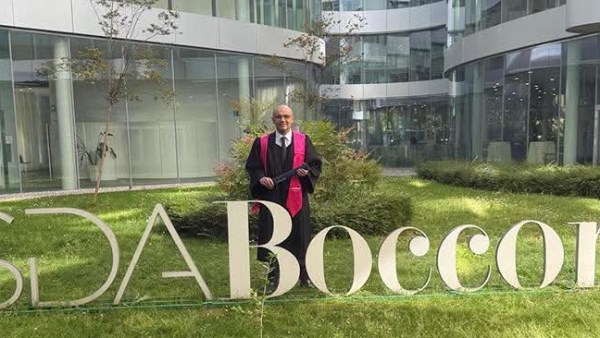 أحمد حسام عوض عضو إدارة الأهلي يحصل على الماجستير التنفيذي في إدارة الأحداث الرياضية