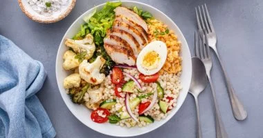 أطعمة داعمة خلال العلاج الكيميائي تخفف آثاره الجانبية