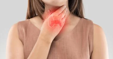 أطعمة ضرورية لدعم الغدة الدرقية والحفاظ على طاقتك