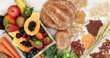 أفضل الأطعمة لتعزيز صحة جهازك الهضمي بالألياف