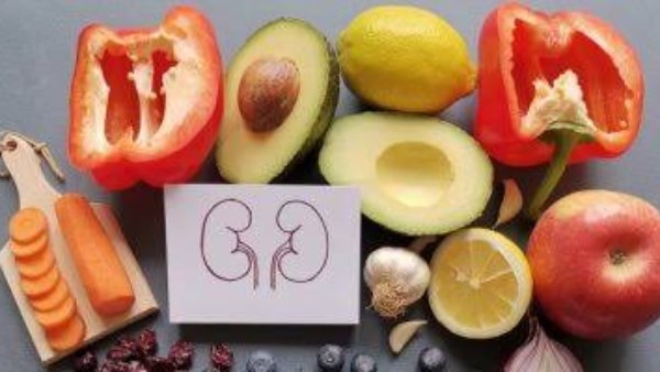 أفضل الأطعمة والمشروبات للوقاية من حصى الكلى وقائمة بالممنوعات لتجنب تكونها وتكرارها