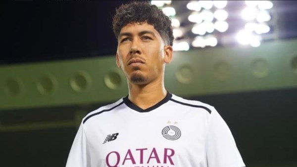 أول تعليق من وكيل أعمال روبرتو فيرمينو على أنباء مفاوضات الأهلي لضمه في الصيفية