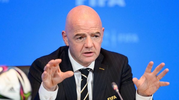 إنفانتينو يستعيد ذكريات تألق الجزائر في مونديال 1982 ويعلق على واقعة مباراة العار