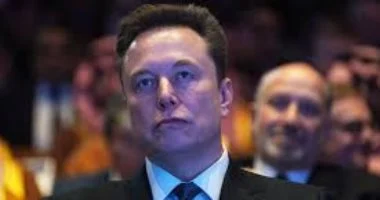 إيلون ماسك يتهم واتساب بالتضليل.. وMeta تدافع عن خصوصية رسائلك