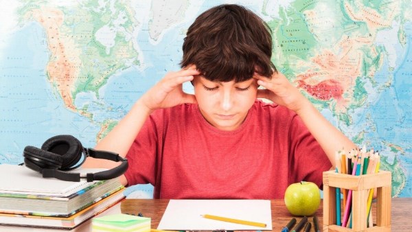 استغاثة عاجلة لوزير التعليم لتخفيف منهج الدراسات الاجتماعية للصف الثاني الإعدادي بسبب صعوبته وحشو المعلومات