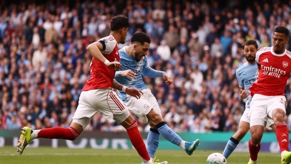 اشتعال الصراع على لقب الدوري الإنجليزي بين مانشستر سيتي وأرسنال في الأمتار الأخيرة للموسم