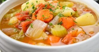 الأطعمة التي تشفي وتشفي: دليلك الصحي للتغذية أثناء المرض