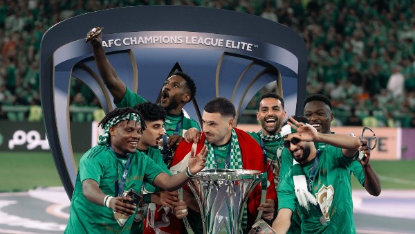 الأهلي السعودي يتوج بلقب دوري أبطال آسيا للنخبة للمرة الثانية توالياً بعد فوز درامي على ماتشيدا الياباني