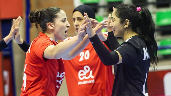 الأهلي وقرطاج والأنابيب يلحقون بركب المتأهلين لنصف نهائي بطولة أفريقيا لسيدات الكرة الطائرة