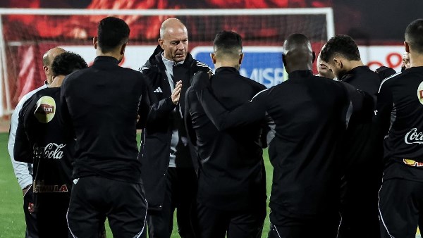 الأهلي يصل استاد القاهرة لمواجهة سموحة في الجولة الثانية للمرحلة النهائية بالدوري الممتاز