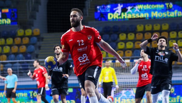 الأهلي يكتسح الزمالك بنتيجة 31-22 ويتوج رسميا بلقب دوري المحترفين لكرة اليد