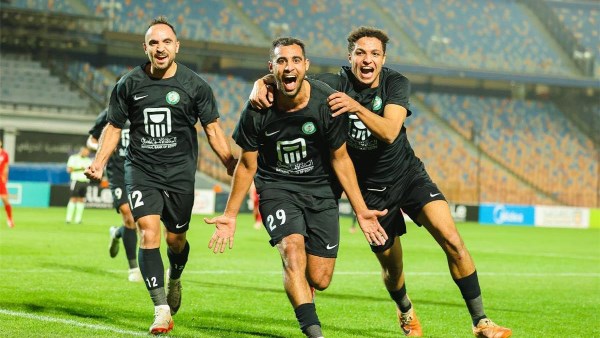البنك الأهلي يهزم زد بثنائية ويشعل صراع نقاط الدوري المصري الممتاز بفوز مثير