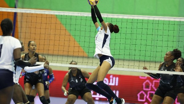 البنك الكيني وكاليبي الغاني يحققان الفوز في بطولة إفريقيا لسيدات الكرة الطائرة بالأهلي