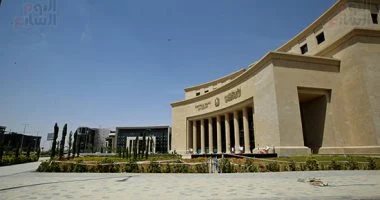 البنك المركزي المصري يعلن ارتفاع إيرادات السياحة إلى 10.2 مليار دولار خلال 6 أشهر