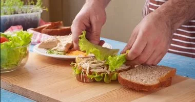 التغذية الإكلينيكية لا تغني عن الدواء.. احذر وصفات السوشيال