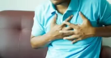 الجلطة القلبية: كيف تضرب الشريان التاجي وتأثير أعراضها المبكرة