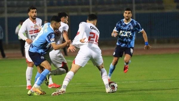 الزمالك يلتقي بيراميدز في صراع على قمة الدوري الممتاز في غياب الأهلي المتصدر بالمشاركة