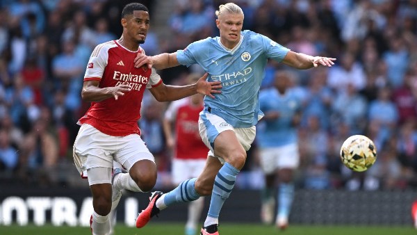 السبت يشعل صراع المربع الذهبي والأحد يحدد ملامح بطل الدوري الإنجليزي في قمة الاتحاد