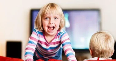 العلاج بالفن: كيف يعيد برمجة أدمغة المصابين بفرط الحركة؟