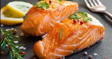 المخ يتغذى على السمك: فوائد تتجاوز القلب وتحسن الذاكرة