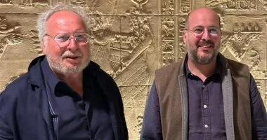 الملك أحمد فؤاد الثاني وأسرته يتفقدون معابد فيلة بأسوان في جولة سياحية وتاريخية