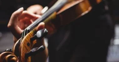 باحثون إيطاليون يطورون جهازًا لتعزيز التناغم الموسيقي عبر لمسة مباشرة