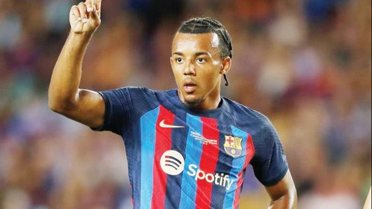 برشلونة يفقد خدمات كوندي أمام أوساسونا بسبب الإيقاف ومخاوف من تجدد الغيابات قبل الكلاسيكو