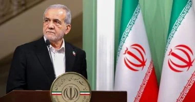 بزشكيان يؤكد أن أيدي إيران ستبقى على الزناد ولن تتخلى عن اللبنانيين بمواجهة التهديدات