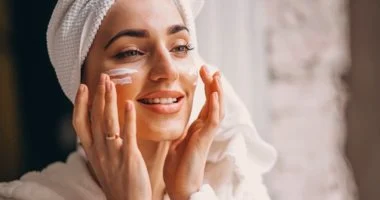 بشرتك في موجات الحر: حمايتها وترطيبها نصائح أساسية