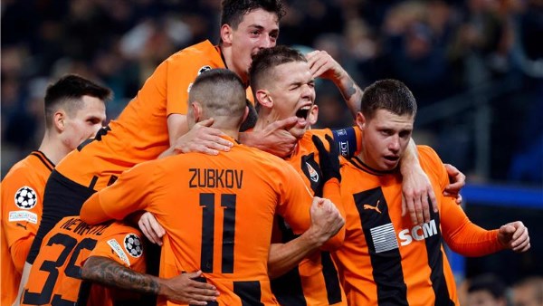 بقيادة أردا توران شاختار يطيح بألكمار ويتأهل لنصف نهائي دوري المؤتمر الأوروبي