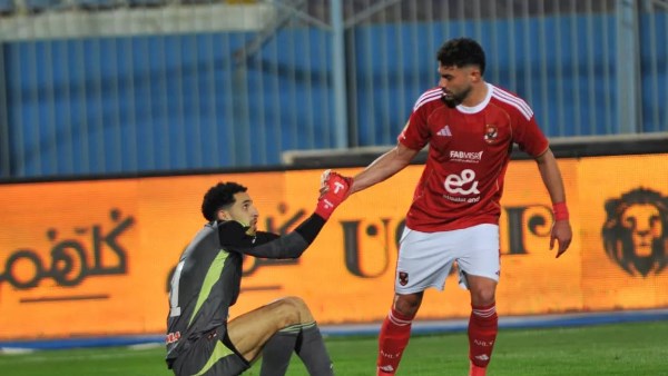 بكاء مصطفى شوبير في غرفة ملابس الأهلي بعد الخسارة أمام بيراميدز بثلاثية نظيفة