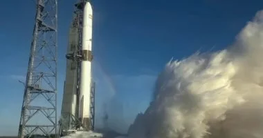 بلو أوريجين تعيد إطلاق صاروخ نيو جلين المستخدم في مهمة فضائية جديدة