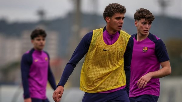 بمشاركة حمزة عبد الكريم برشلونة يحصن صدارة الدوري الإسباني للشباب بثنائية في كورنيلاturn