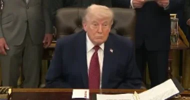 ترامب يقيل علماء الابتكار الأمريكيين هجوم مباشر على العلم