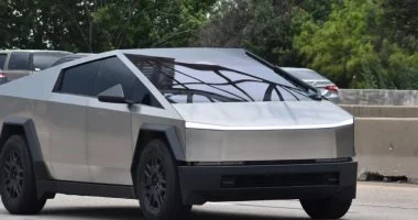 تسلا تستثمر بالشحن المجاني لتعزيز مبيعات موديل 3