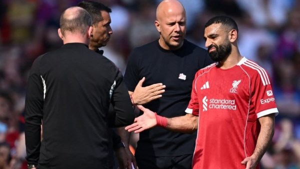 تطورات إصابة محمد صلاح مع ليفربول ومدة غيابه وموقفه من المشاركة في كأس العالم