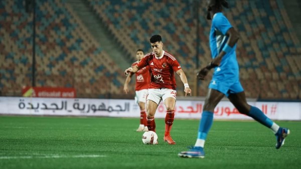 تعادل مثير بين الأهلي وسموحة في الشوط الأول بمرحلة حسم الدوري الممتاز
