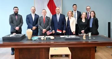 تعاون مصري أمريكي ينجح في استرداد 13 قطعة أثرية نادرة من نيويورك رسميًا