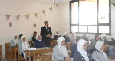 تعليم الجيزة يوجه بفصل الطلاب المتجاوزين لنسب الغياب القانونية وتفعيل لائحة الانضباط بالمدارس
