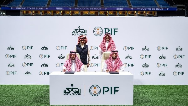 تفاصيل استحواذ شركة المملكة القابضة برئاسة الوليد بن طلال على 70 بالمئة من نادي الهلال طوعاً مقابل ملياري دولار