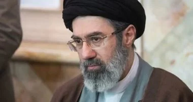 تفاصيل الحالة الصحية لمجتبى خامنئي بعد إصابته بحروق وتشوهات وصعوبة في الكلام بنيران غارة إسرائيلية