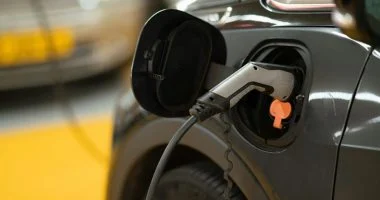 تقنية المدى الموسع: ثورة صاعدة في السيارات الكهربائية تنافس الصين