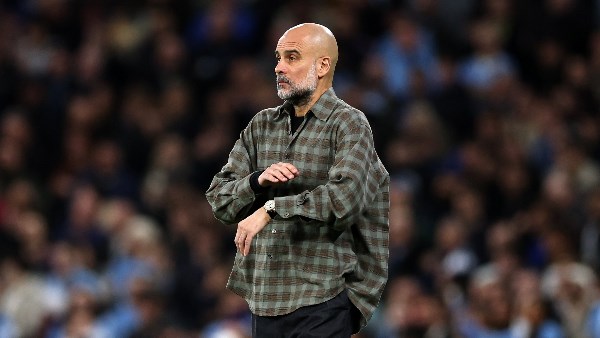 جوارديولا يعلق على غموض مستقبل برناردو سيلفا مع مانشستر سيتي وموقفه من الرحيل لبرشلونة