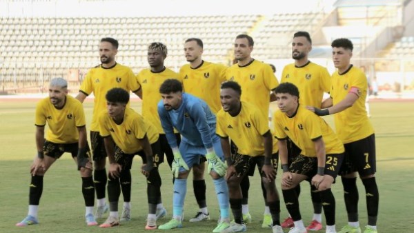 حسني عبد ربه يطمئن على حالة محمد خطاري لاعب الإسماعيلي بعد إصابته أمام مودرن سبورت